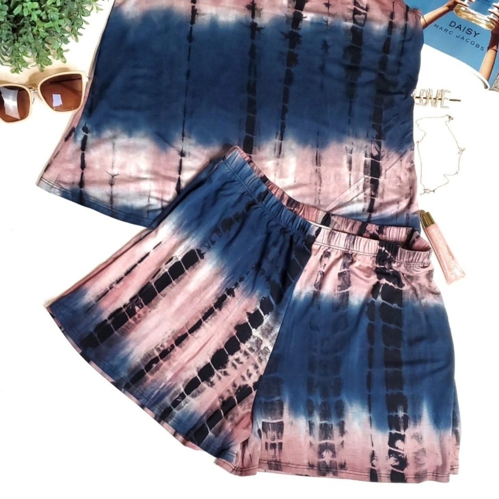 Chill Two Piece Short Set - Picture 2 of 3